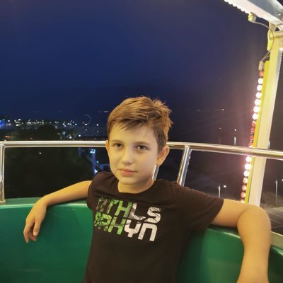 AndBlue25's profile picture. Je follow back #flb #followback