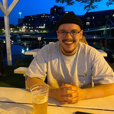 angusfarndale's profile picture. Austin / 27