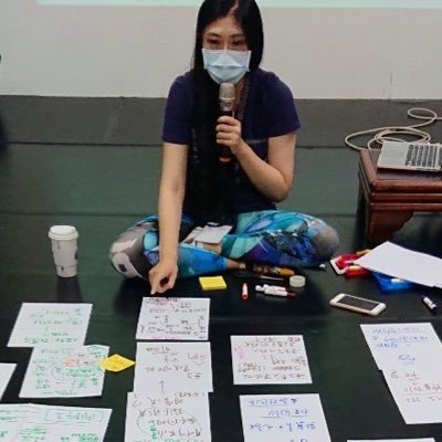 比起被辨識成 #facilotator 或者 #mediator ,甚至是被介紹在台灣有 #Deliberation 的18年經驗... 我最想被認知的事是:花半年減了26公斤的體重控制,現在會更重視肌力與體能狀況,好好吃飯、好好運動的自在女人啊!❤😘💁