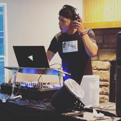 Hondureño, intentó de productor musical, vivo la vida a mi manera
