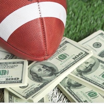 I like to win people money !!! Sports players hop on! NBA, NFL, College football and basketball plays #freemoney          https://t.co/qsP9i8dDZ2