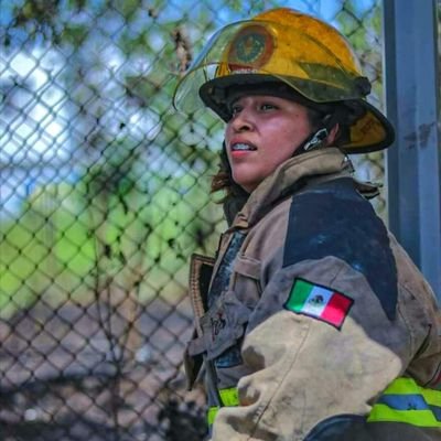 ..la pasión por lo que haces te hará entender que los límites son mentales ..🙏🚒
Sigueme en fb/lucero enriquez
Y blog oficial fb/bombero198g
IG Lucero198g