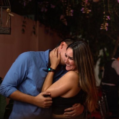 guifriedmann's profile picture. Y si al despertar tuvieras esa flor en la mano? entonces que? • Lic. Marketing y Publicidad | AB ❤️ Ofe Benítez Friedmann 🤍