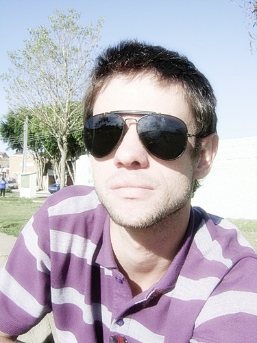Dos males o menor, em busca do maior bem, Em nome do pai, livrai-me do mau amém. (8)