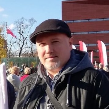 Podpisuje się pod TT Imieniem i Nazwiskiem. Zwykły człowiek. Polak. Protestant.  BHP i PPOŻ.  Płacę podatki więc komentuje politykę.  :) Lubię gry planszowe.