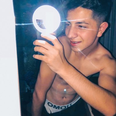 OFFICIAL ACCOUNT❗️
BG TikTok-er | Photographer | Model | 🇧🇬/🇦🇹
#photographyislife#photooftheday#fashion#bulgaria#vienna