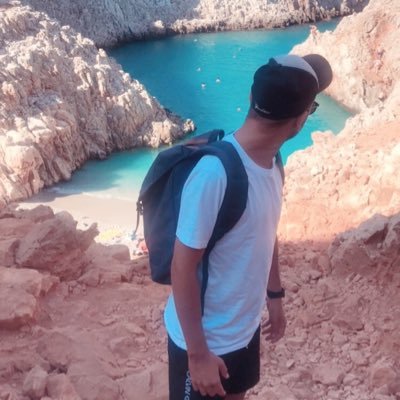 Μην με κάνετε παρέα, πήρα πτυχίο στα 4 χρόνια, τρώω και δεν παχαίνω . Ίσως ψώνιο και εγωιστής ⚡⚡⚡