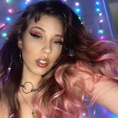 🦋𝖈𝖗𝖞𝖎𝖓 𝖎𝖓 𝖙𝖍𝖊 𝖈𝖑𝖚𝖇 🦋 Artist ~ vocalz, violin, string arngmts, flute ~ 💕CLAWS (CHARLI XCX COVER) OUT NOW LINK BELOW💕 ~She/Her~ 💗💜💙