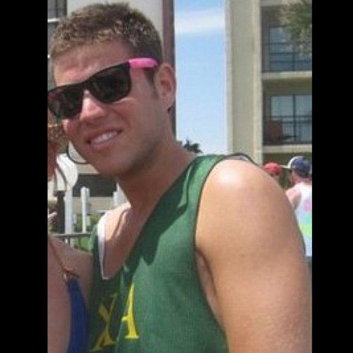 RyanBMiller's profile picture. Living life to the fullest.
UD grad, ΛXA brother, Registered Nurse & wanna-be meteorologist. I live to love and laugh a lot and that's all I need. -KC
