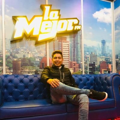 Soy locutor de LA MEJOR FM 97.7 CDMX 📻 🎙️ #AquìNomas