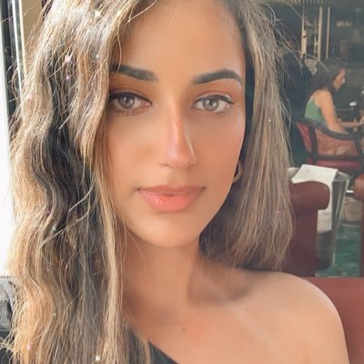 jeevanbainsx's profile picture. the bags under my eyes are Chanel ~