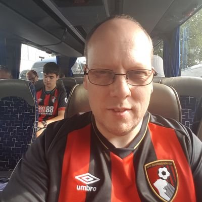 Love sport and films. Mad about AFC Bournemouth. 🍒 Love my NFL, long suffering Cowboys fan! Big Aussie Rules fan, go Magpies!!