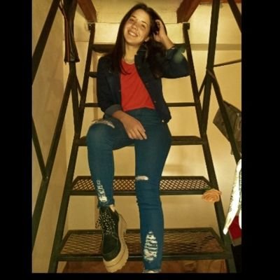 LauriiM99's profile picture. •20-10-99
•Libriana♎
•P17❤🎓
•Nadie Encuentra Su Camino Sin Haberse Perdido Varias Veces.