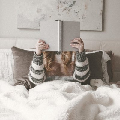 Come on over to this cozy corner of the internet where we talk all things books and writing ☕️📚🖊