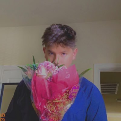 Youtuber | avid fan of Yoongi and pickles | Business email dylankendallalvarez@outlook.com