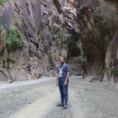 tharwatkhale's profile picture. - عش عفويتك تاركا للناس إثم الظنون ، فلك اجرهم و لهم ذنب مايعتقدون✨