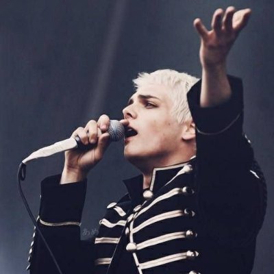 CHRISxI9K's profile picture. simp :)