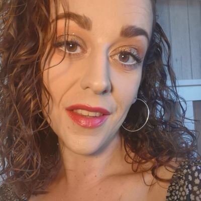 Peacockaholic's profile picture. Wife * Mummy to a 6yo & 3yo ID twins * Health & Beauty Retail Assistant Manager * Body Pump obsessed * Vegetarian *