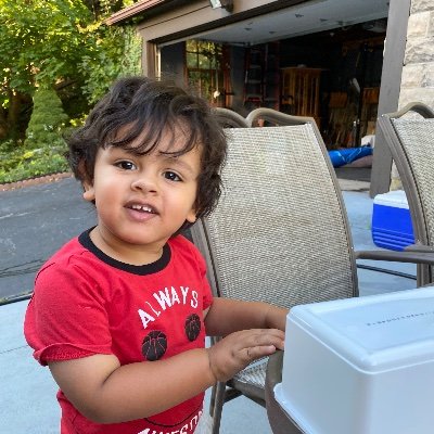 diannesopinion's profile picture. #FreeRealityWinner 
#BlackLivesMatter
#BlueWave2020
#WeImpeachedTrump
Mother, grandmother, great grandmother and life long activist. DM’s by invitation only