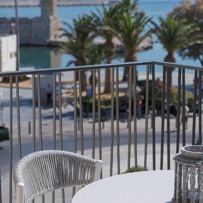 V77 Seafront is situated in a completely renovated building, right in front of the waterfront of Rethymno, overlooking the Venetian port and the vast beach.