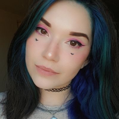 24 year old female gamer. I just wanna watch anime and play video games! Join my stream on Twitch! ❤️