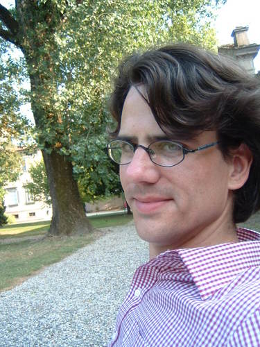 brickhound's profile picture. lawyer, activist, baker