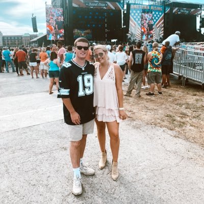 desss27's profile picture. UK 20// 🐾 Insta: @desmarie_27