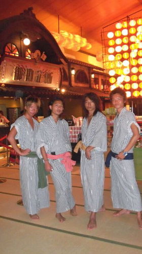 uminoyouhei's profile picture. みなさんフォローしてください(^^)
たくさんコメントします！！
写真は右から２番目です！