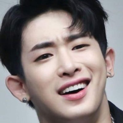 monsta_ot7's profile picture. 위니베베🐻🐰🐶🐹🐢🐝🐺 fanacc