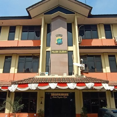 MELINDUNGI, MENGAYOMI, DAN MELAYANI MASYARAKAT SERTA HARKAMTIBMAS
Facebook : https://t.co/j7Wjbsuz9W
Instagram : https://t.co/Bndpfj8YuV