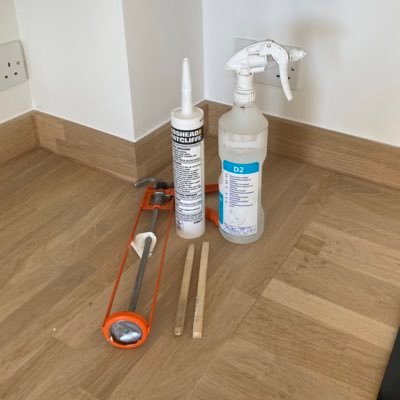 We are a Basildon based Mastic firm who strive in 100% customer satisfaction, we undergo mastic to all areas Internal + External ,Cut Out + Reseal  :07306375694