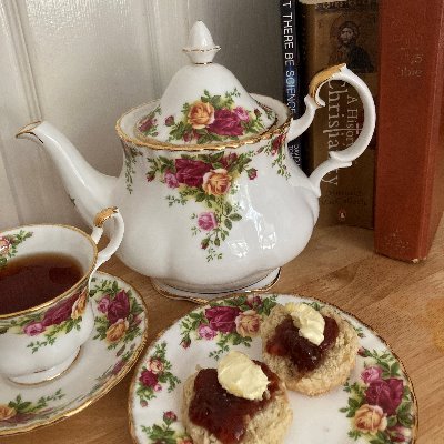 Twitter page for Truro Diocese Ministry Team. Creating space for learning, equipping, supporting, pioneering and fellowship. Tea and cake with all of that.