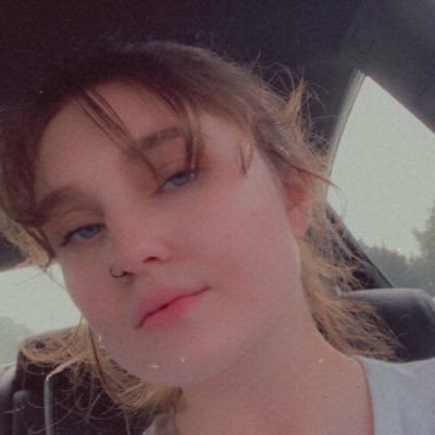 emuly_corns's profile picture. i love rachel sm🥺 24