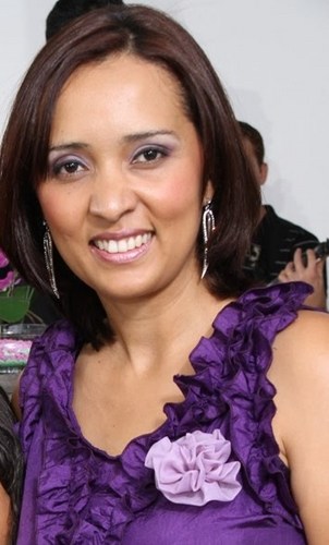 Adoradora, discipula de Jesus, esposa do Roberto, mãe do Rodrigo e da Alana. Missionária do Ministério Vida em Cristo.