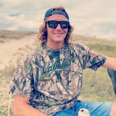 Tysimpson18's profile picture. Just a guy being a dude