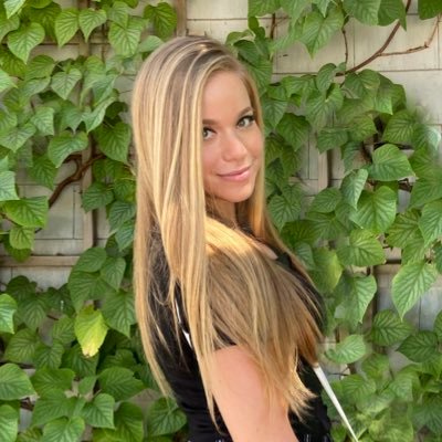 art1ofakind's profile picture. Illustrator | FIT 22’ | DM for commissions