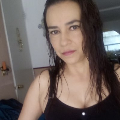 leticiaperezval's profile picture. amo yoga 🧘‍♀️