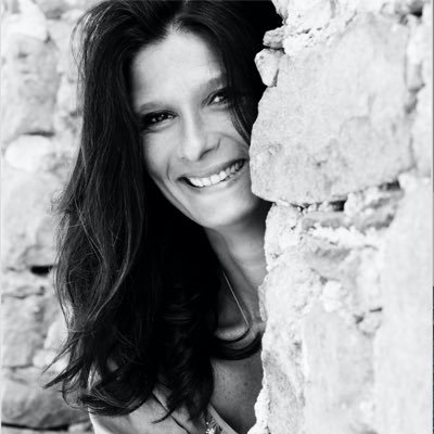 VALERIEGIOVANN3's profile picture. Artiste plasticienne, installations visuelles et sonores. Je convoque dans mon travail les territoires et la trace laissée par l'invisible.