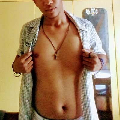 Fechado pois o mal amado do meu ex fica mostrando a minha bund4 que ele não quis comer pros amiguinhos dele.
DM for nudes