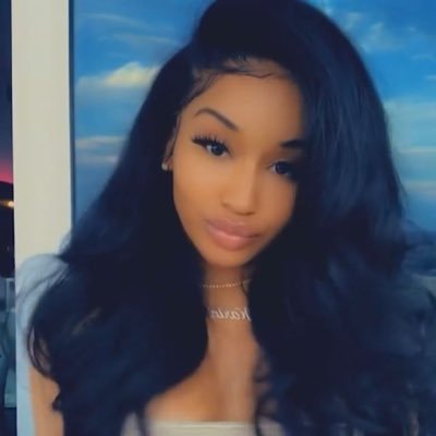 JesnayaE's profile picture. 