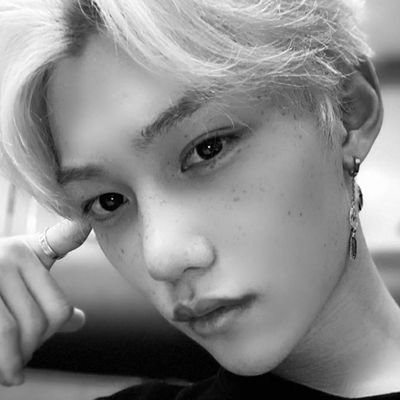➤ ᴡᴇ'ʀᴇ ᴀʟʟ ᴍᴏᴏɴꜱ. ꜱᴏᴍᴇᴛɪᴍᴇꜱ ᴏᴜʀ ᴅᴀʀᴋ ꜱɪᴅᴇꜱ ᴏᴠᴇʀꜱʜᴀᴅᴏᴡ ᴏᴜʀ ʟɪɢʜᴛ.
