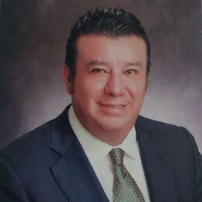 Un orgulloso poblano, comprometido con ayudar a mi estado y su gente.