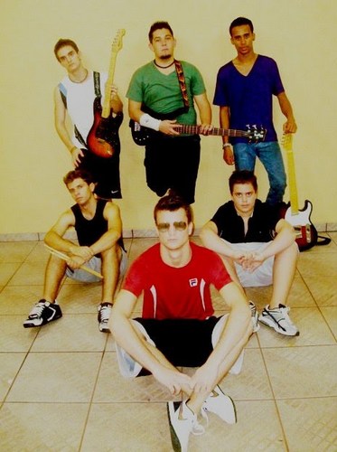 Uma banda de rock nacional q luta pelo seu espaço no cenário... Let´s Rock!!!
