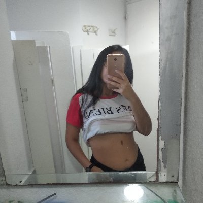 clarraa_wee's profile picture. 🇦🇷
Viajo en tren every day. Kendall Roy ❤️‍🔥 
#ItsBritneyBitch Universidad Pública amor 
Frank & Karen Is real