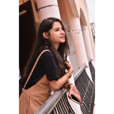 MaryadaJain's profile picture. Perfect bio, caption and life doesn't exist.