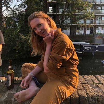 South African artist living and working London. Tree-climber, roller blader, bunny hugger. 🌲🌳🌴
