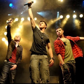 Maeve_Grounded's profile picture. -waves- Hi! I'm Maeve. I like to make people happy. Currently fangirling over John and Edward, One Direction, Grounded & The Wanted. I live for the stage.Bye :D