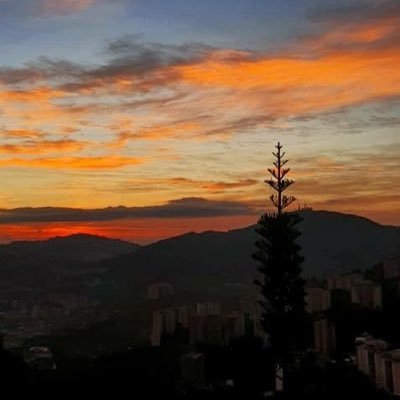Nadie sab'lo q'tiene hasta q'lo pierd'Salvemos nuestro país,Vzla.1pueblo libre es1pueblo próspero.OSCAR PÉREZ VIVE,LA LUCHA SIGUE]Viva el Generalísimo Vivas