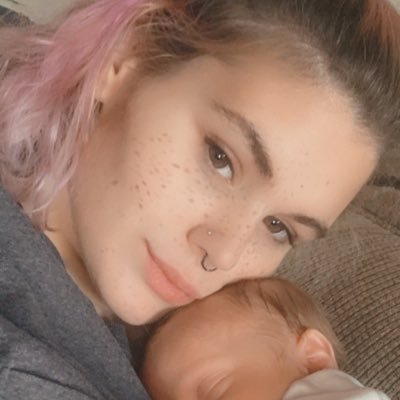 jadedbecca's profile picture. 22💫 boy mom💀 Secretly a dark pixie 🖤