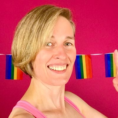 🏳️🌈Lesbian Mum, TikTok: 800k+ IG: 300k+ Also👉@sherlock_york ✉️ media@FitXanderProductions.com 🎙️PODCAST “The lesbian, the gay and the dead mum” 👇